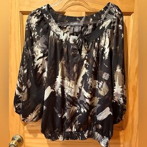 Covington blouse with a black, white, and gray abstract pattern women’s size L